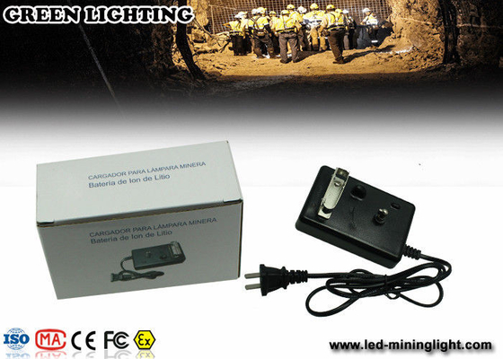 1.11 واط أضواء تعدين الفحم المضادة للانفجار ، مصباح غطاء عمال المناجم IP68 1200 دورة بطارية