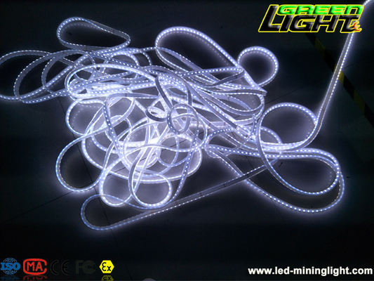 مضاد للانفجار 5500k 22Lum LED شريط مرن خفيف SMD5050 مع IP68 مقاومة الصدمات 5m / roll عالية السطوع DC24V